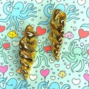 Vintage Spiral Shell Clip Earring